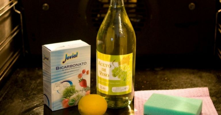 cómo-limpiar-el-horno-en-un-bicarbonato-natural-sal-limón