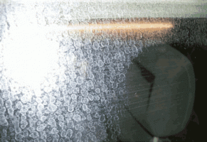 Quitar las manchas de lluvia ácida del vidrio