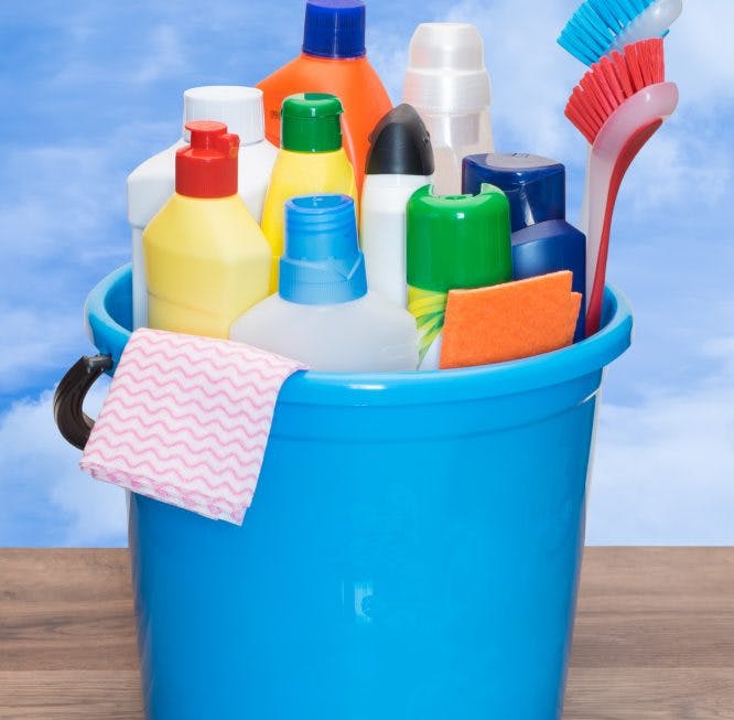8 útiles de limpieza imprescindibles para la jornada de limpieza
