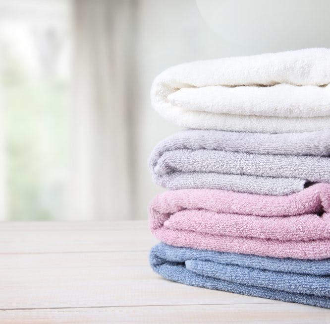 ¿Cómo quitar la mancha de la toalla de baño y evitar la suciedad?