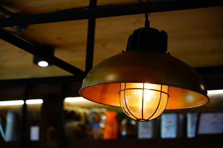 lámpara de estilo industrial